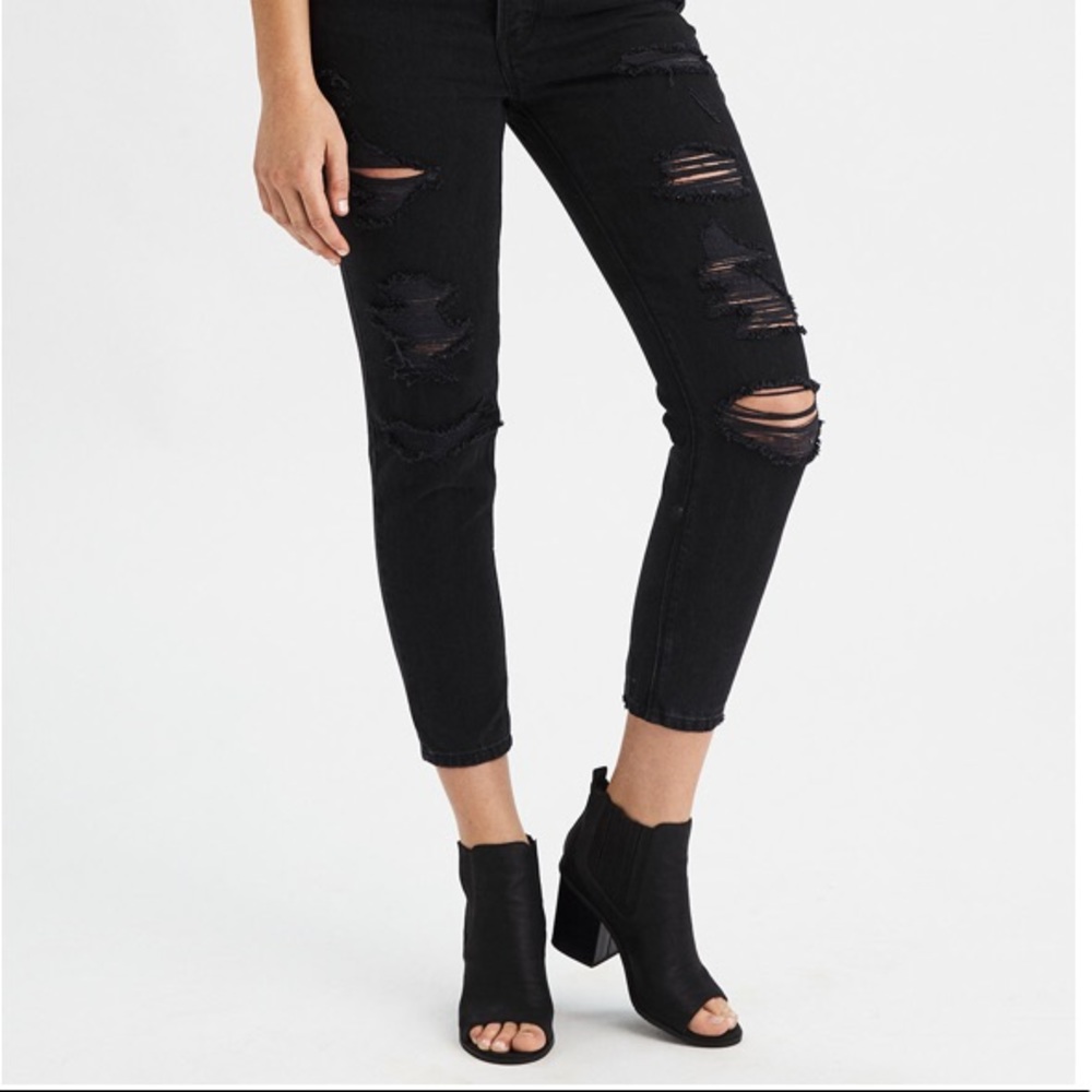 American Eagle High Rise Vintage Jeans